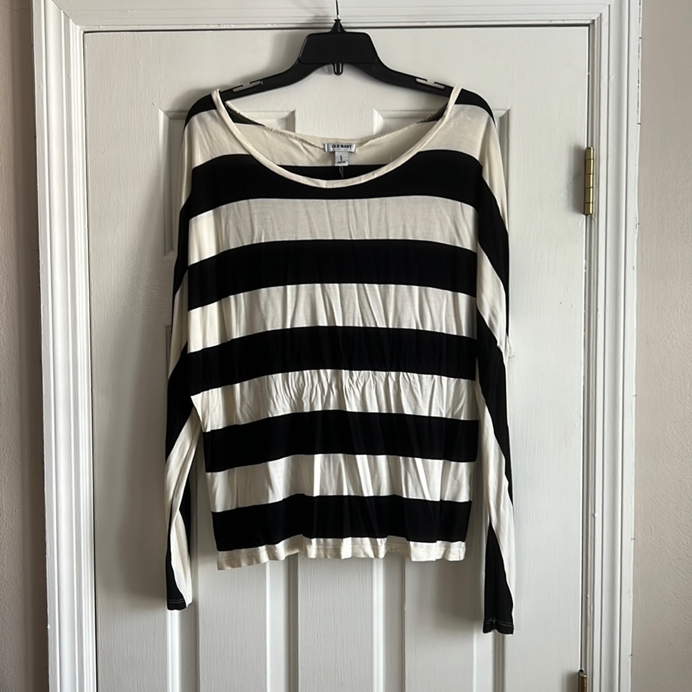 Old Navy Women’s L Long Sleeved Black & Cream Stripe Shirt